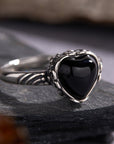 ANELLO CUORE DI AGATA NERA IN ARGENTO 925 - Protezione e forza - Clorophilla Shop