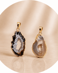 CIONDOLO FETTA GEODE DI AGATA LAMINA ORO - Armonia, benessere e positività - Clorophilla Shop