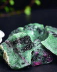 Rubino Zoisite origine Tanzania - Energia positiva, autostima ed evoluzione interiore - Clorophilla Shop