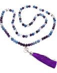 MALA TIBETANA OM IN AMETISTA, AVVENTURINA BLU E CRISTALLO DI ROCCA - Calma e chiarezza mentale | Scopri su Clorophilla Shop