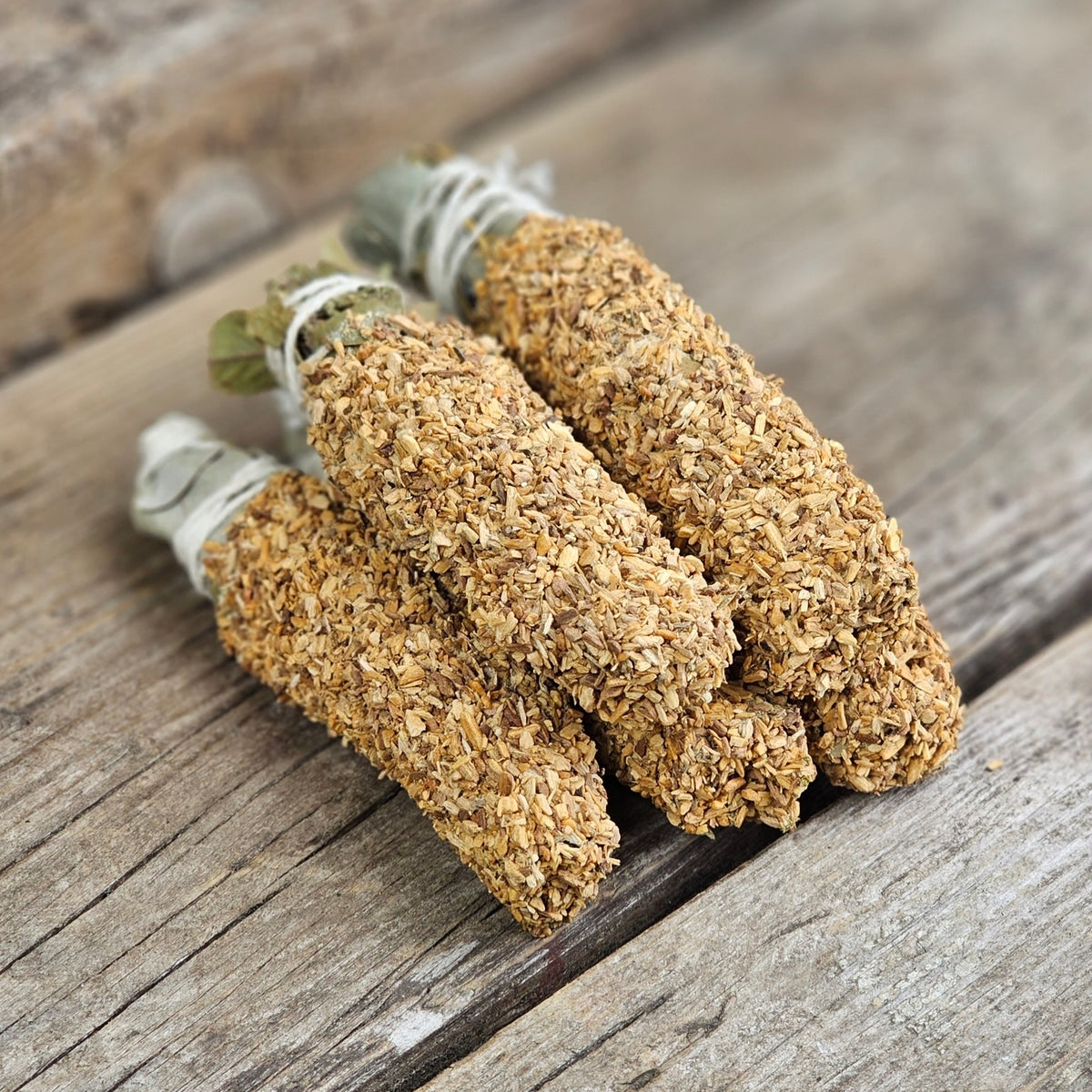 Sagrada Madre Smudge di erbe artigianali - Salvia e Palo Santo | Scopri su Clorophilla Shop