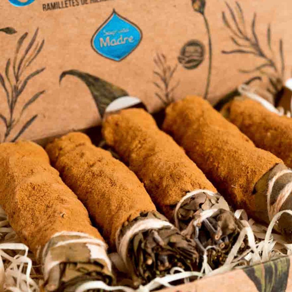 Sagrada Madre Smudge di erbe artigianali - Salvia e Sandalo | Scopri su Clorophilla Shop