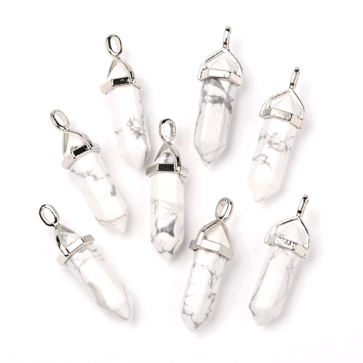CIONDOLO PRISMA IN HOWLITE - Calma, pazienza e rilassamento | Scopri su Clorophilla Shop