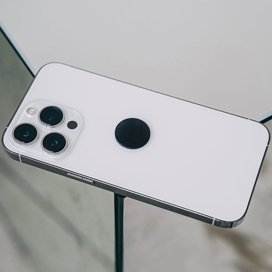 PIASTRA IN SHUNGITE PER CELLULARE - Protezione smartphone e apparecchi elettronici | Scopri su Clorophilla Shop