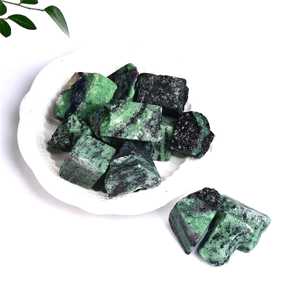 Rubino Zoisite origine Tanzania - Energia positiva, autostima ed evoluzione interiore | Scopri su Clorophilla Shop
