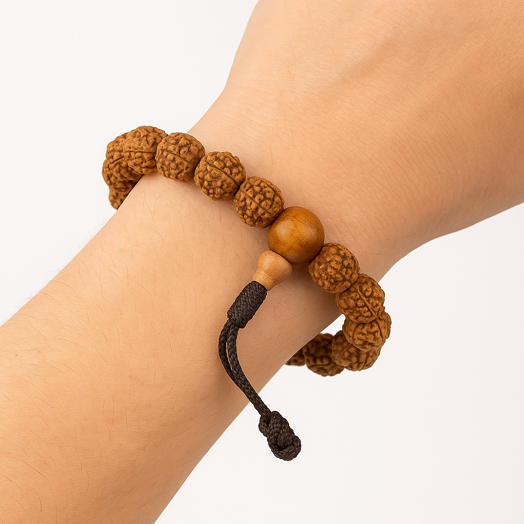 BRACCIALE IN RUDRAKSHA - Protezione e connessione interiore | Scopri su Clorophilla Shop
