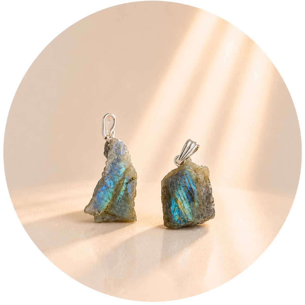 CIONDOLO IN LABRADORITE GREZZA - Protezione e trasformazione | Scopri su Clorophilla Shop