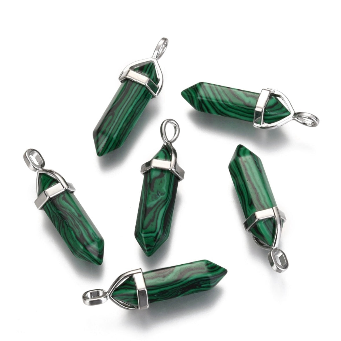 CIONDOLO PRISMA IN MALACHITE SINTETICA - Trasformazione, protezione e crescita personale | Scopri su Clorophilla Shop