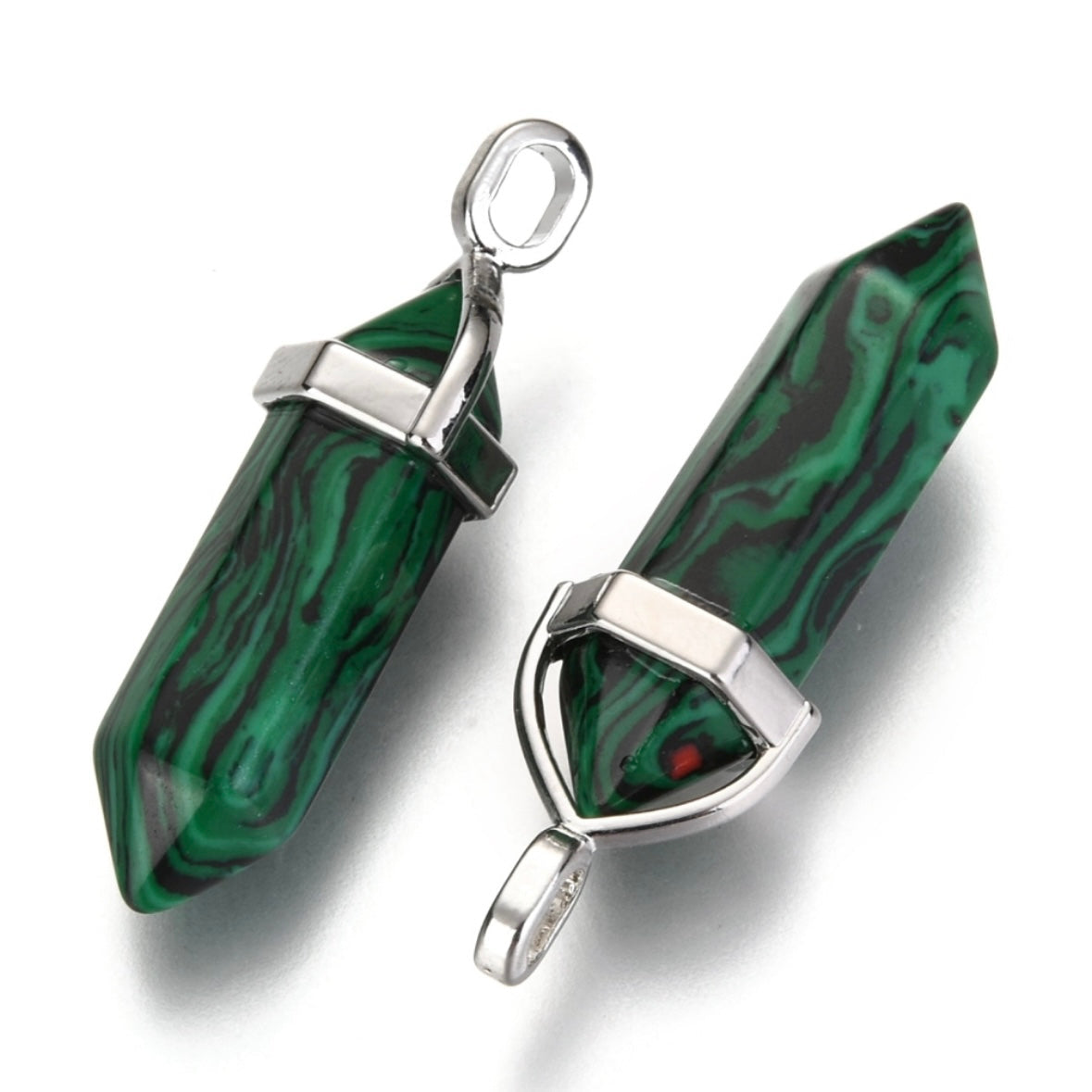 CIONDOLO PRISMA IN MALACHITE SINTETICA - Trasformazione, protezione e crescita personale | Scopri su Clorophilla Shop