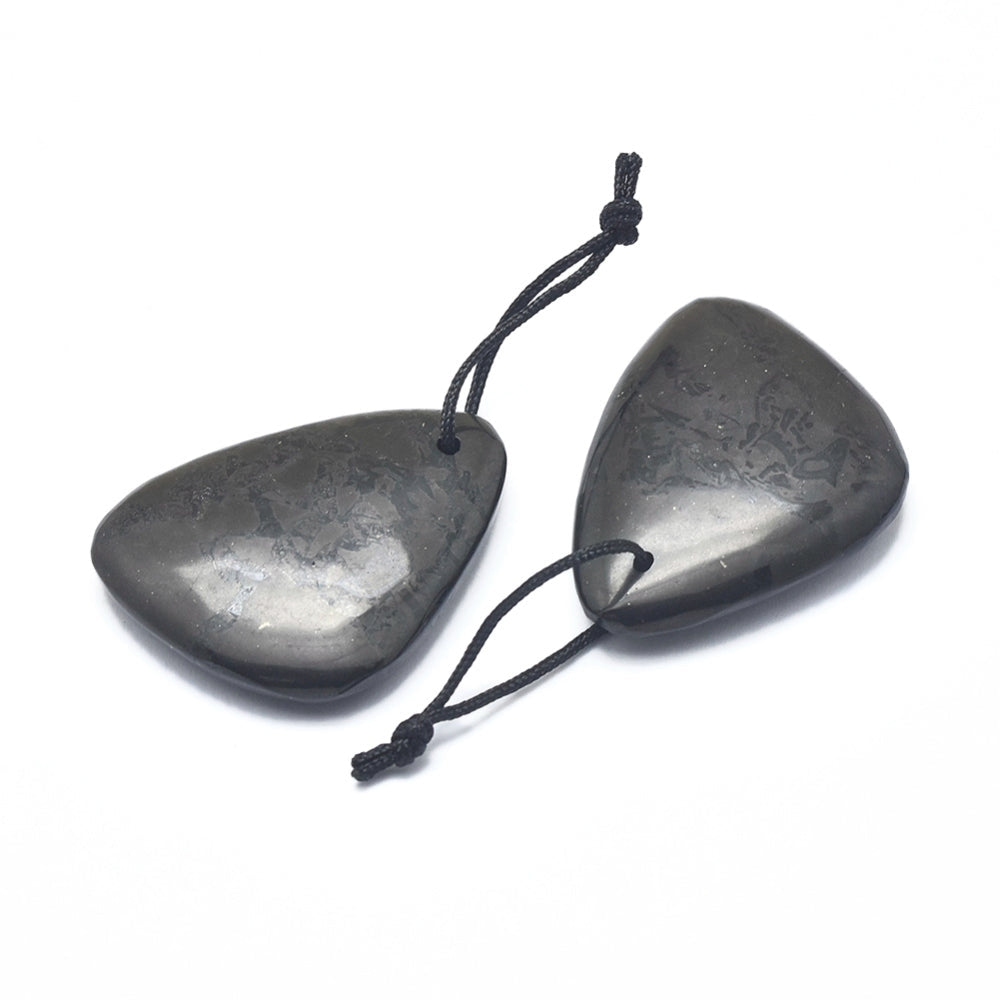 CIONDOLO TRIANGOLO IN SHUNGITE - Protezione, radicamento e purificazione | Scopri su Clorophilla Shop