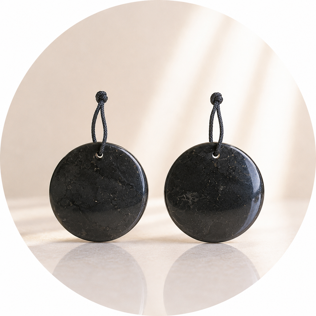 CIONDOLO CERCHIO IN SHUNGITE - Protezione, radicamento e purificazione | Scopri su Clorophilla Shop