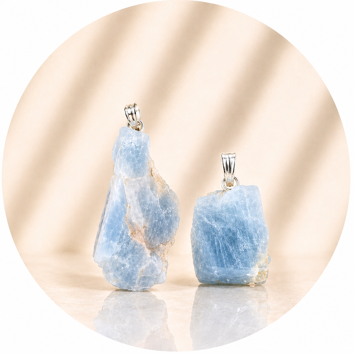 CIONDOLO IN CALCITE BLU GREZZA - Calma, comunicazione e serenità interiore | Scopri su Clorophilla Shop
