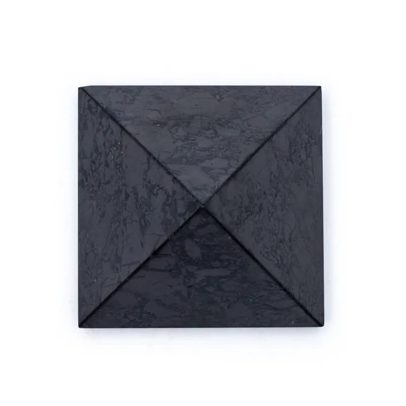 Piramide in Shungite Roccia Naturale Carbonacea - Curativa e Protettiva - Cristalloterapia | Scopri su Clorophilla Shop