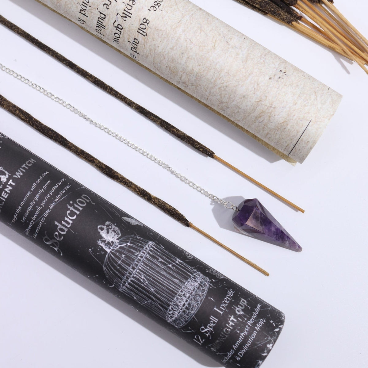 ANCIENT WITCH SPELL – Incenso Rituale di Seduzione con Pendolo in Ametista - Clorophilla Shop