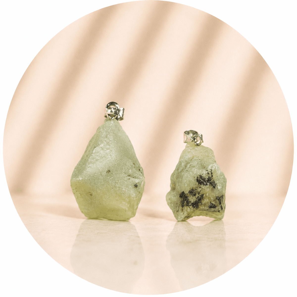 CIONDOLO IN PREHNITE - Serenità, intuizione e armonia interiore - Clorophilla Shop