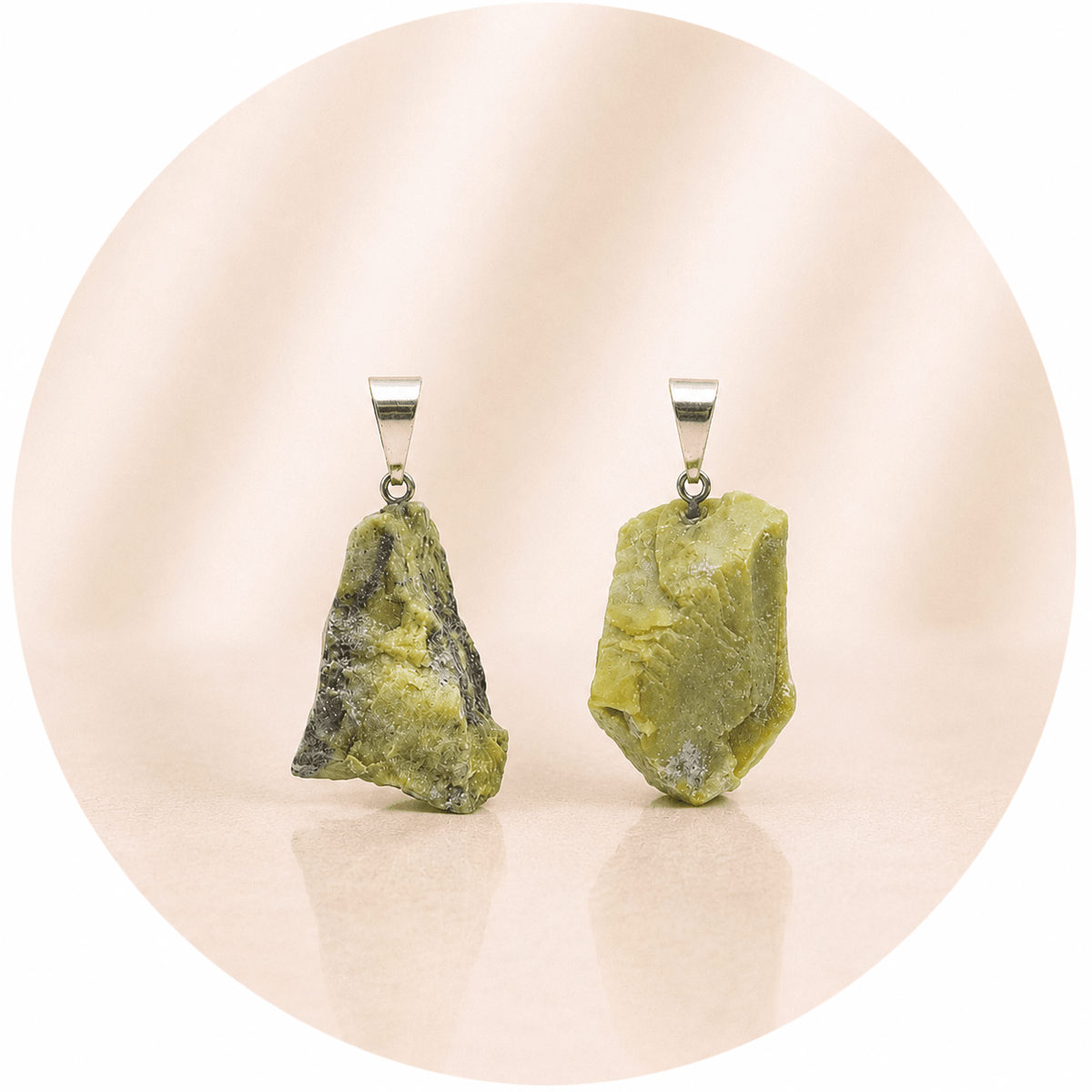CIONDOLO IN SERPENTINO (NUOVA GIADA) GREZZO - Equilibrio, protezione e rinnovamento - Clorophilla Shop