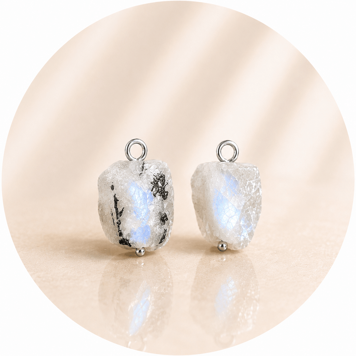 CIONDOLO MINI IN PIETRA DI LUNA BIANCA GREZZA - Intuizione, femminilità ed equilibrio emotivo - Clorophilla Shop