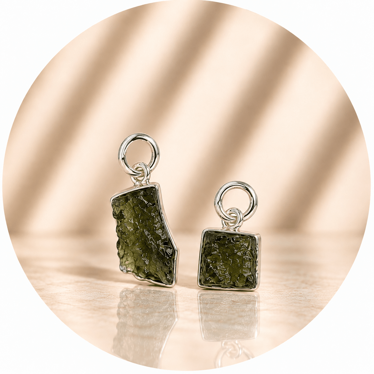 CIONDOLO MOLDAVITE NATURALE IN ARGENTO 925 - Cambiamento e trasformazione - Clorophilla Shop