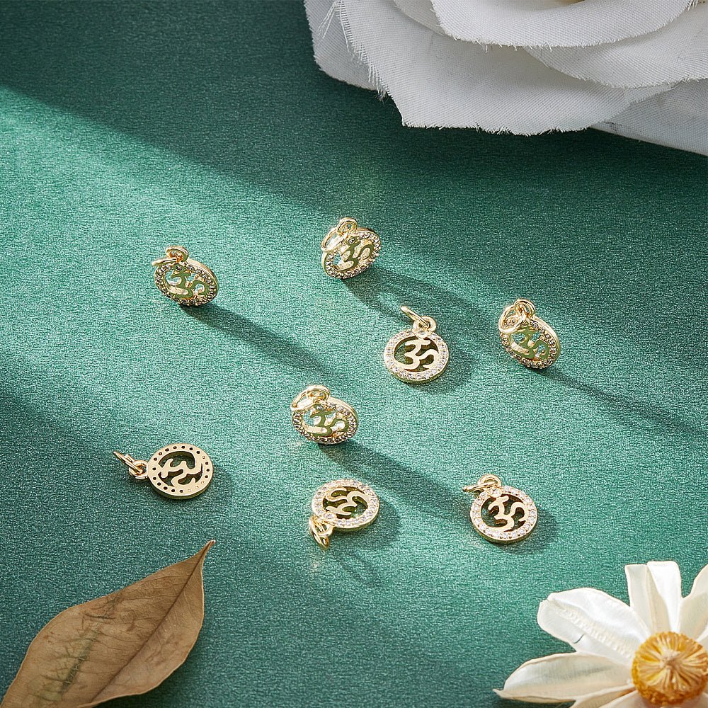 CIONDOLO OHM CON ZIRCONI MICRO PAVÉ - Energia universale, equilibrio e armonia - Clorophilla Shop
