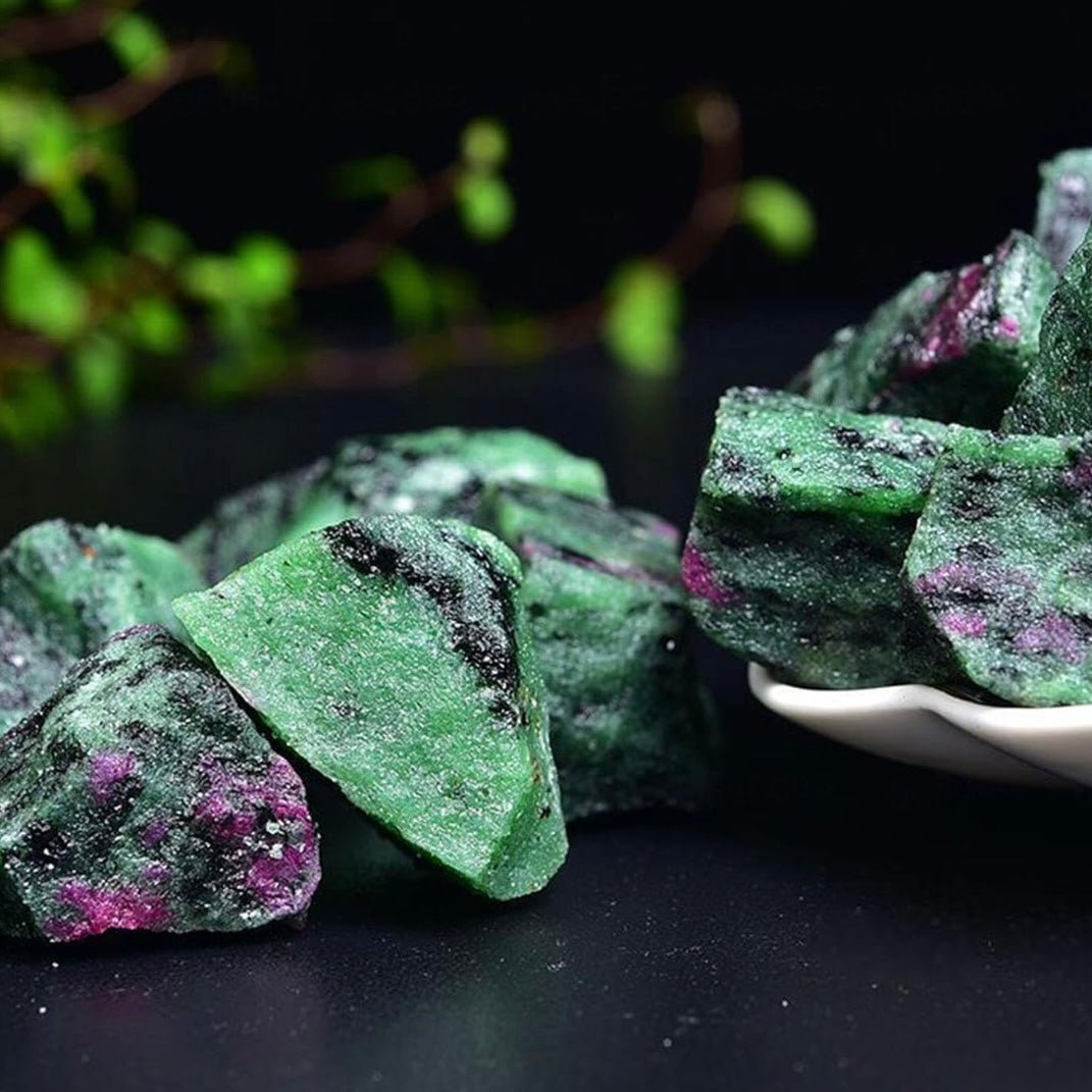 Rubino Zoisite origine Tanzania - Energia positiva, autostima ed evoluzione interiore - Clorophilla Shop