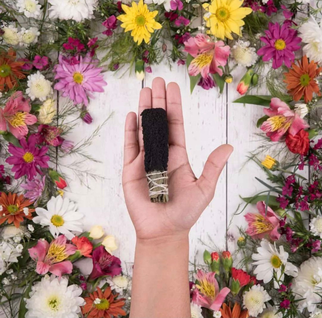 Sagrada Madre Smudge di erbe artigianali - Salvia, Storace e Canfora | Scopri su Clorophilla Shop